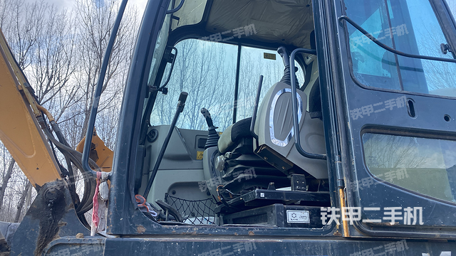 驾驶室整体（整机外观）