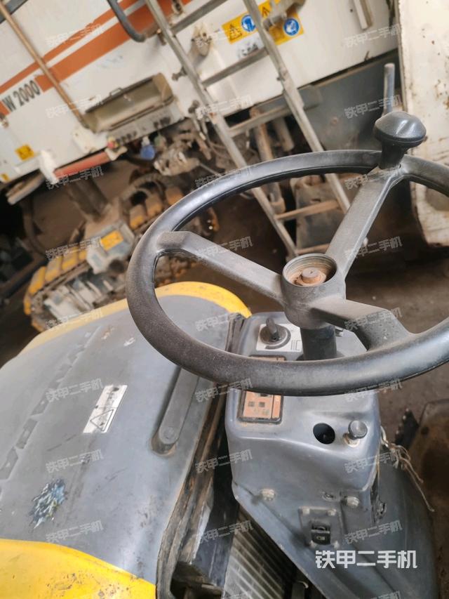 儀表盤全景（壓路機(jī)駕駛室）