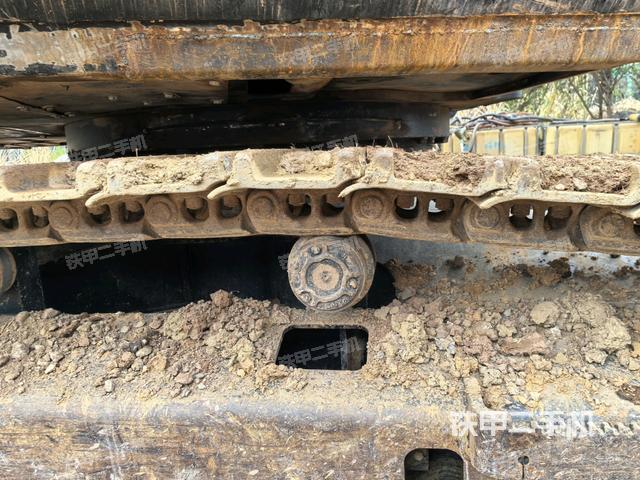 右側(cè)行走馬達(dá)蓋板（行走機構(gòu)）