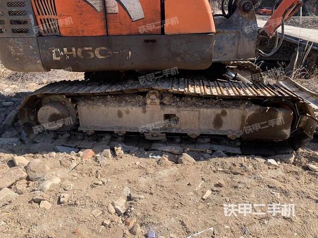 單側(cè)履帶整體（整機(jī)外觀）