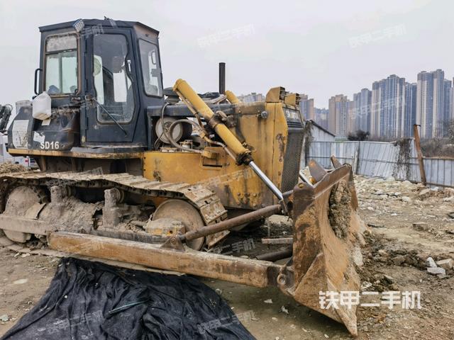 右前45°（推土機(jī)整車外觀）