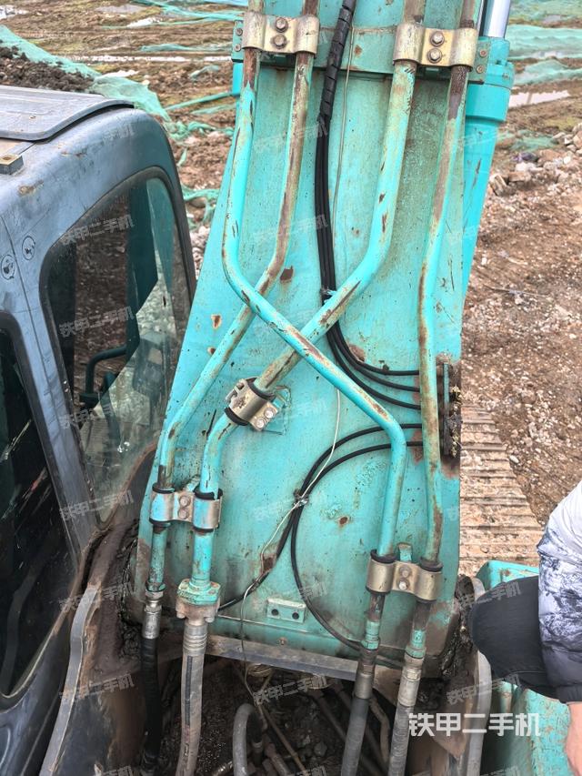 大臂背部俯視（工作和回轉(zhuǎn)裝置）