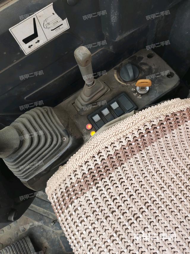 座椅右側(cè)控制臺(tái)/鑰匙門/油門/含右手柄（駕駛室部分）