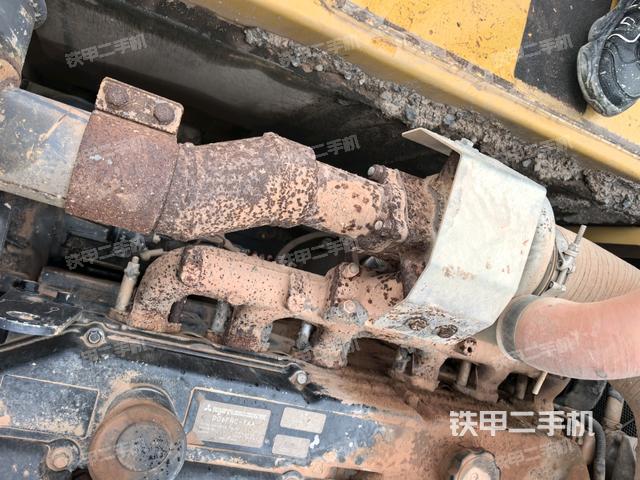 氣門室蓋螺絲特寫(上車部件) 氣門室蓋螺絲特寫(上車部件)