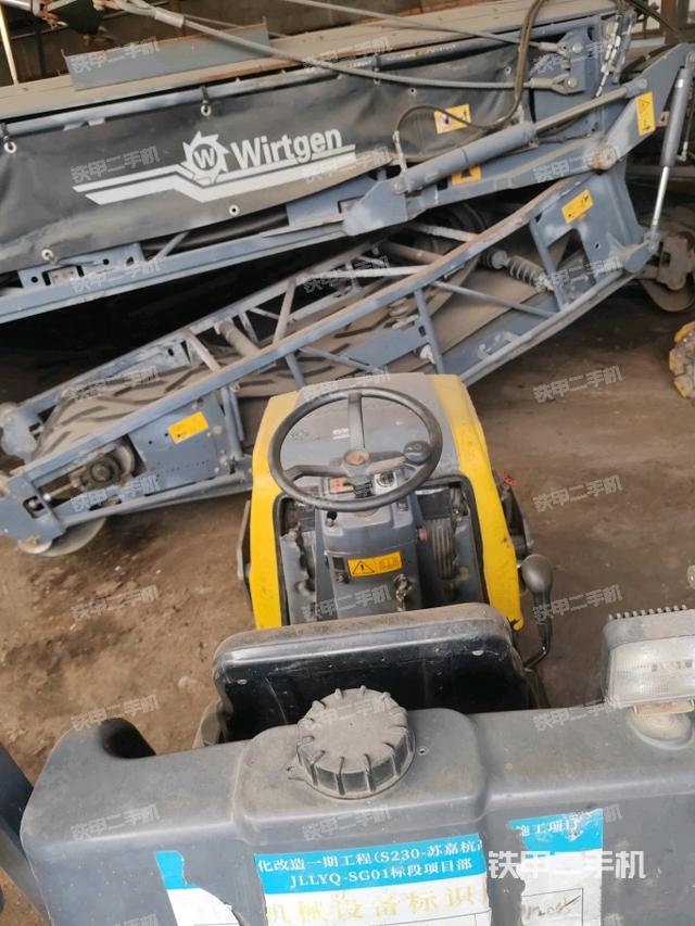 駕駛室外頂全景（壓路機(jī)駕駛室）