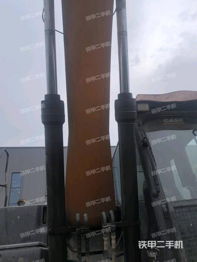 大臂油缸整体 竖拍(工作和回转装置) 大臂油缸整体 竖拍(工作和回转装置)