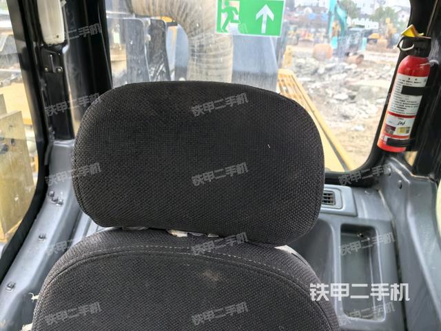 后窗玻璃角標(biāo)（駕駛室部分）