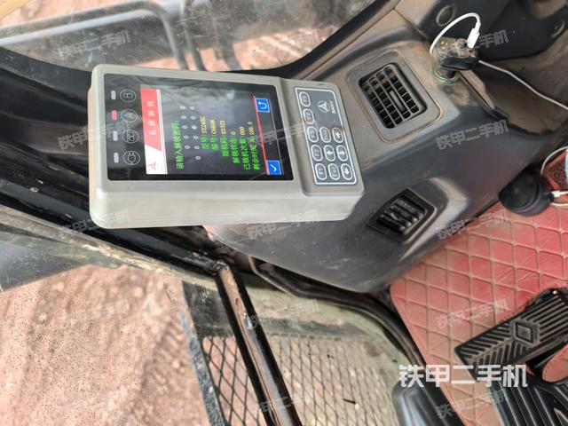 右側(cè)玻璃角標(biāo)(駕駛室部分) 右側(cè)玻璃角標(biāo)(駕駛室部分)