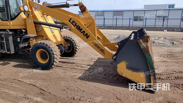 工作裝置整體（整機外觀及大件）