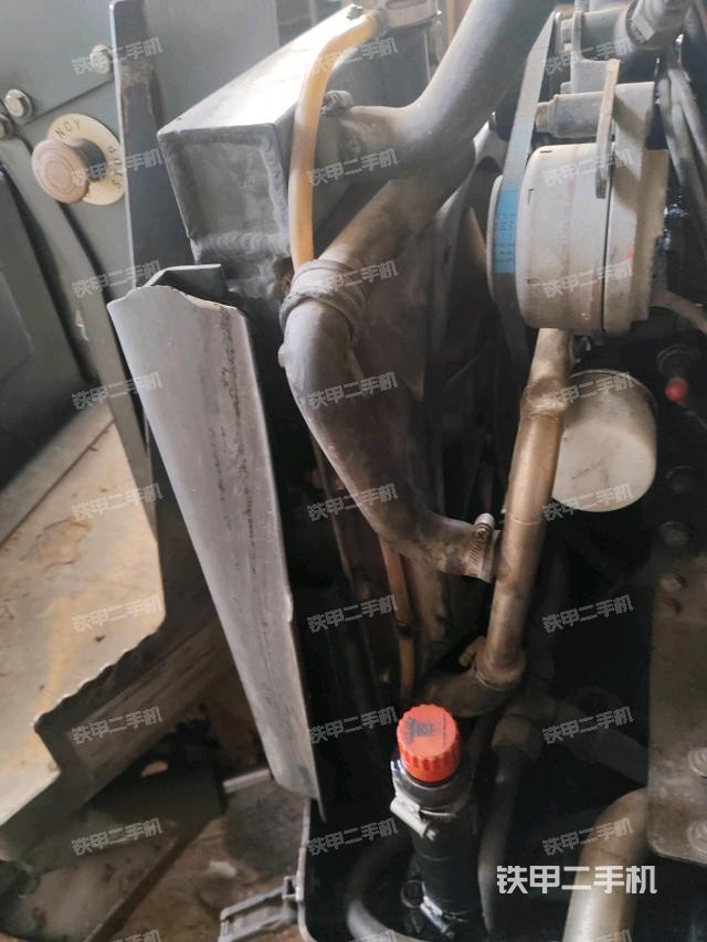 風(fēng)扇及皮帶（壓路機(jī)發(fā)動(dòng)機(jī)艙）