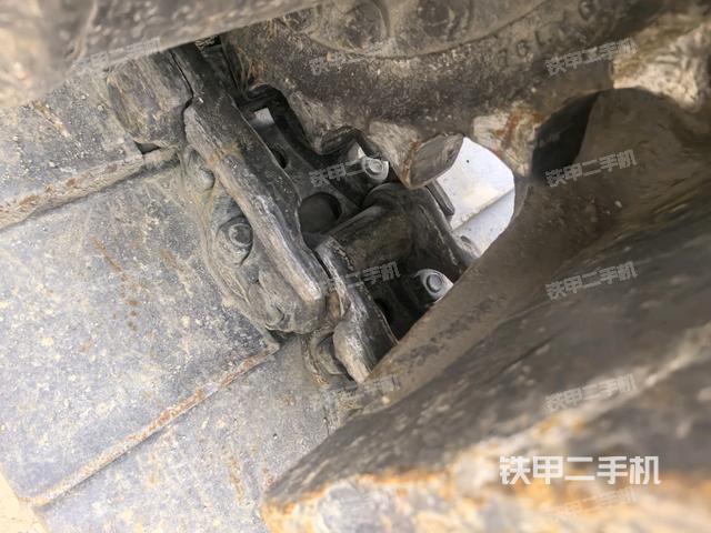 右侧履带整体(行走机构) 右侧履带整体(行走机构)