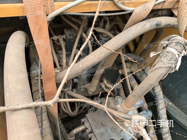 中央回轉接頭特寫（上車部件）