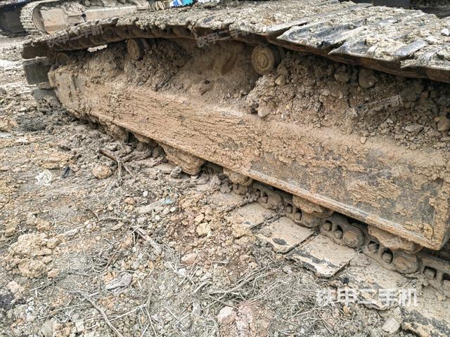 單側(cè)履帶整體（整機(jī)外觀(guān)）