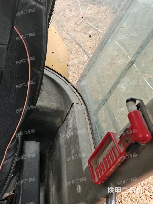 座椅右側(cè)控制臺/鑰匙門/油門/含右手柄（駕駛室部分）