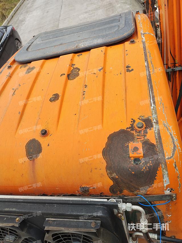 驾驶室顶部（整机外观）