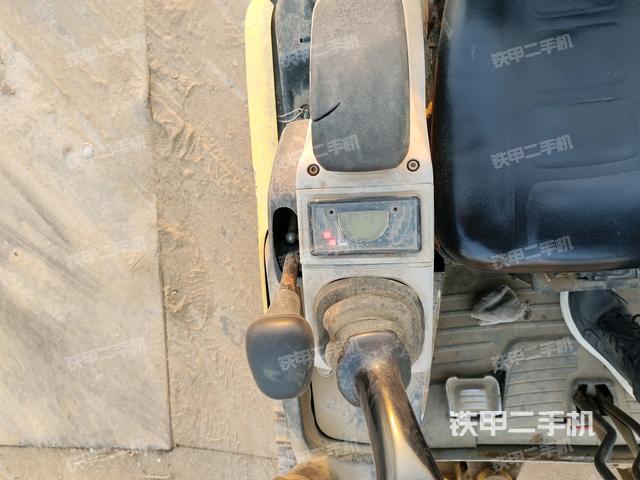 座椅左側(cè)控制臺(tái)/音響/含左手柄（駕駛室部分）