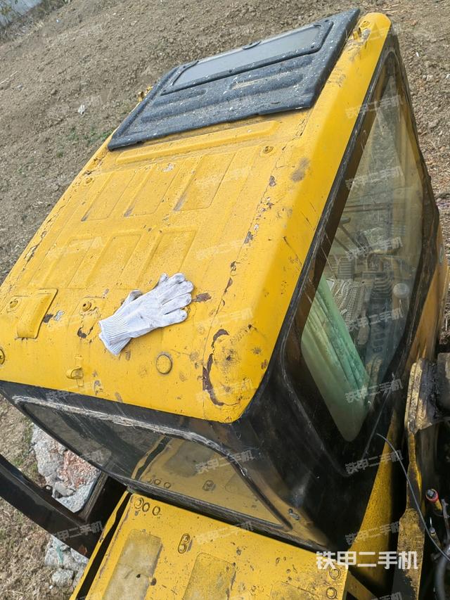 駕駛室頂部（整機(jī)外觀(guān)）