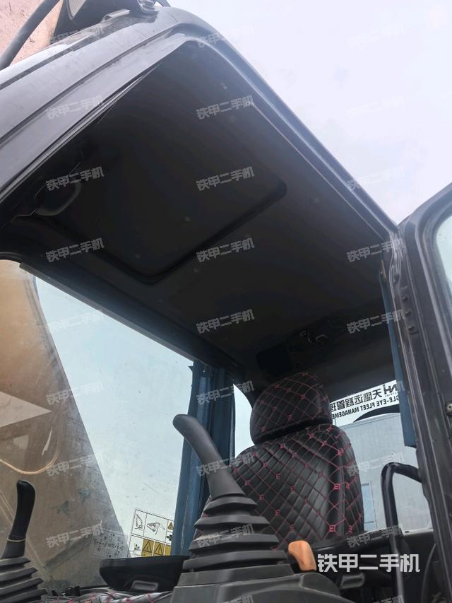 顶棚整体(驾驶室部分) 顶棚整体(驾驶室部分)