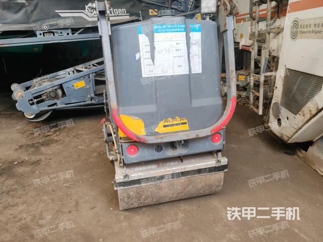 前車架正右側(cè)（壓路機(jī)前后車架）