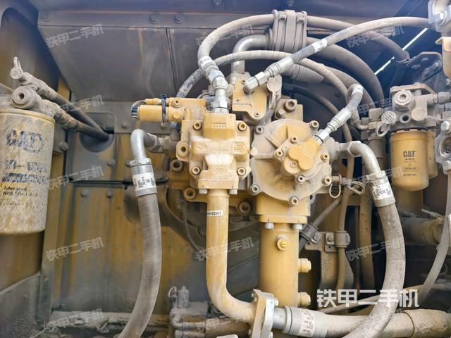 液壓泵斜45?左（大件艙室）