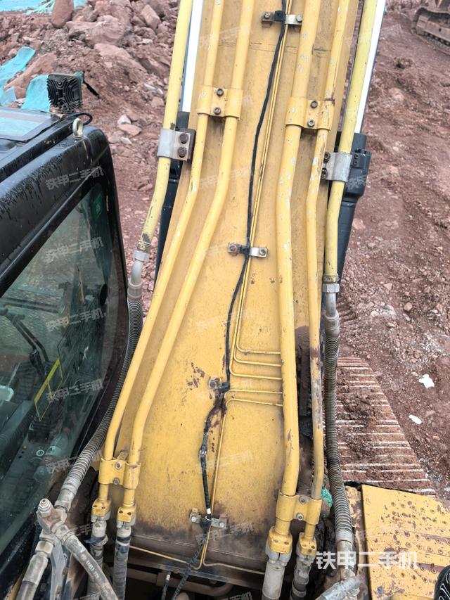 大臂背部俯視(工作和回轉(zhuǎn)裝置) 大臂背部俯視(工作和回轉(zhuǎn)裝置)