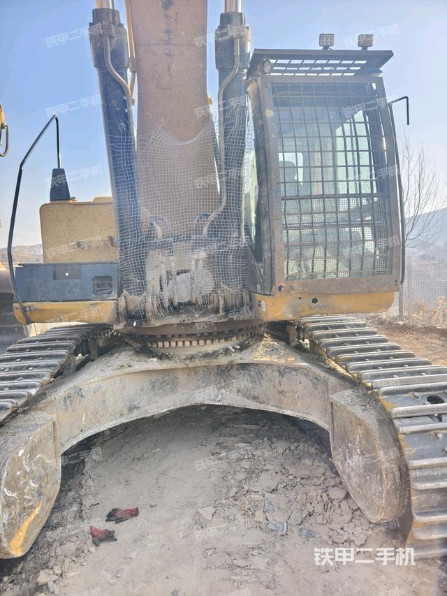 大臂油缸整體?豎拍（工作和回轉(zhuǎn)裝置）