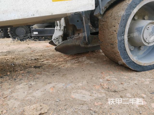 工作裝置4（工作裝置）