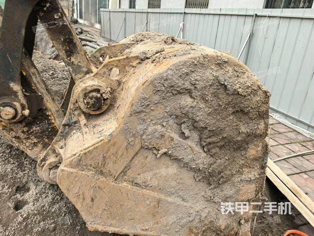 小臂整體左后（工作和回轉裝置）