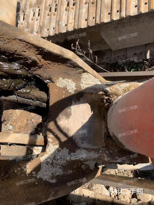 回轉(zhuǎn)馬達(dá)和主控閥（整機(jī)外觀）