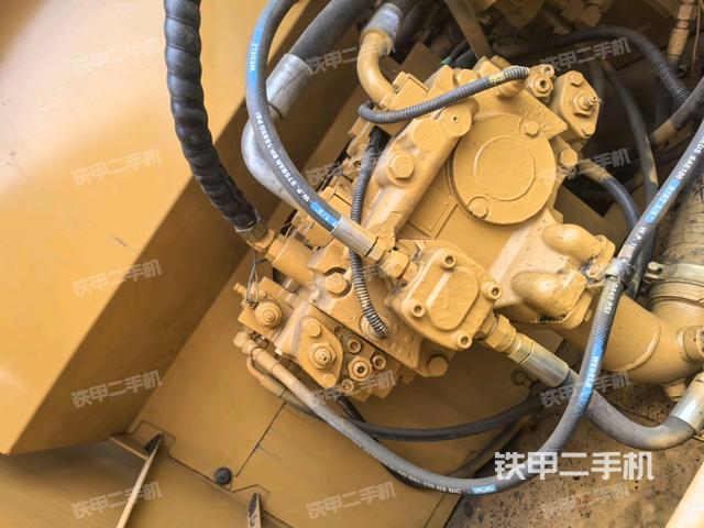 液壓泵斜45?左（大件艙室）