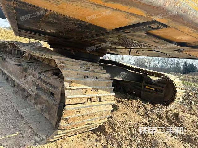 駕駛室整體(整機外觀) 駕駛室整體(整機外觀)