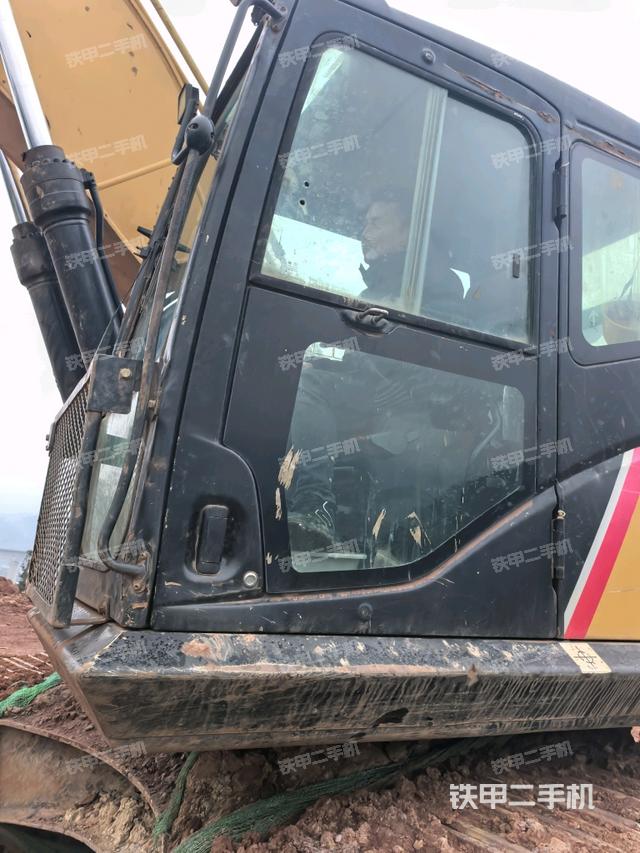 座椅左側(cè)控制臺/音響/含左手柄(駕駛室部分) 座椅左側(cè)控制臺/音響/含左手柄(駕駛室部分)