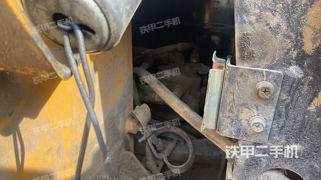 回转马达和主控阀（整机外观）