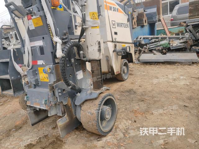 右引導(dǎo)輪/右前輪（行走機(jī)構(gòu)）