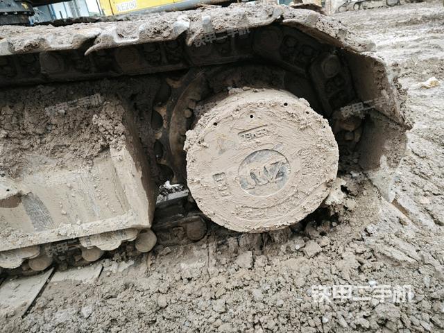 左驅(qū)動輪（行走機(jī)構(gòu)）