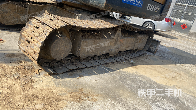 单侧履带整体（整机外观）