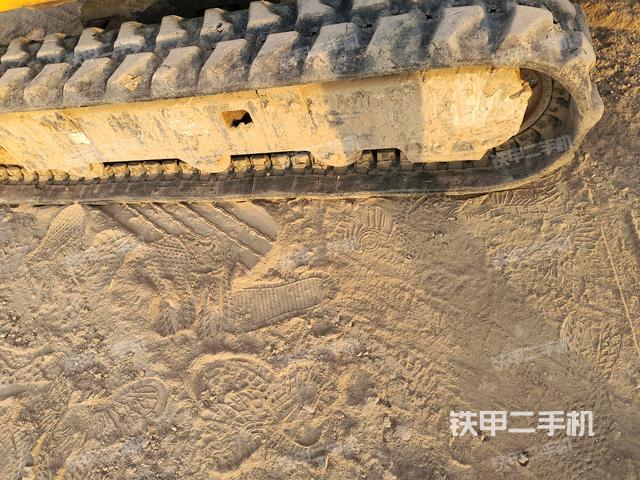 左側(cè)履帶整體?(行走機(jī)構(gòu)) 左側(cè)履帶整體?(行走機(jī)構(gòu))