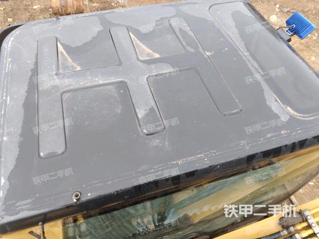 駕駛室頂部(整機外觀) 駕駛室頂部(整機外觀)