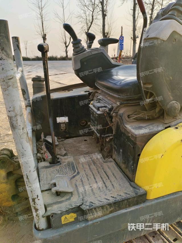 ?駕駛室正側(cè)（駕駛室部分）