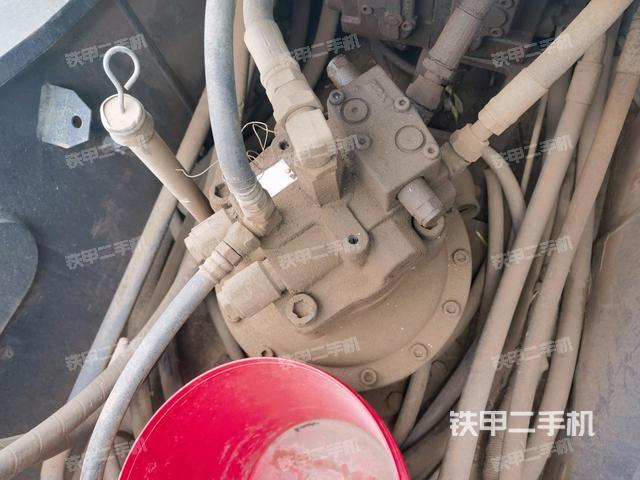 回轉(zhuǎn)馬達(dá)（上車部件）