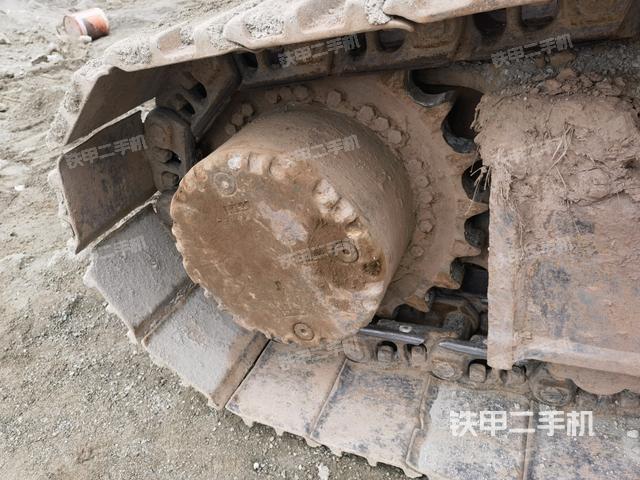 右驅(qū)動輪（行走機(jī)構(gòu)）