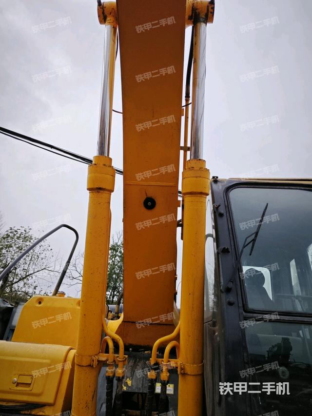 大臂油缸整體?豎拍（工作和回轉(zhuǎn)裝置）