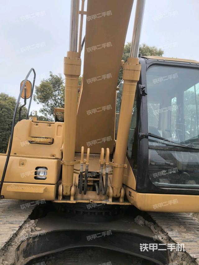 大臂油缸整體?豎拍（工作和回轉(zhuǎn)裝置）