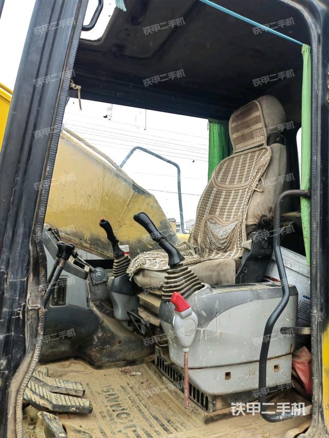 駕駛室整體（整機(jī)外觀(guān)）