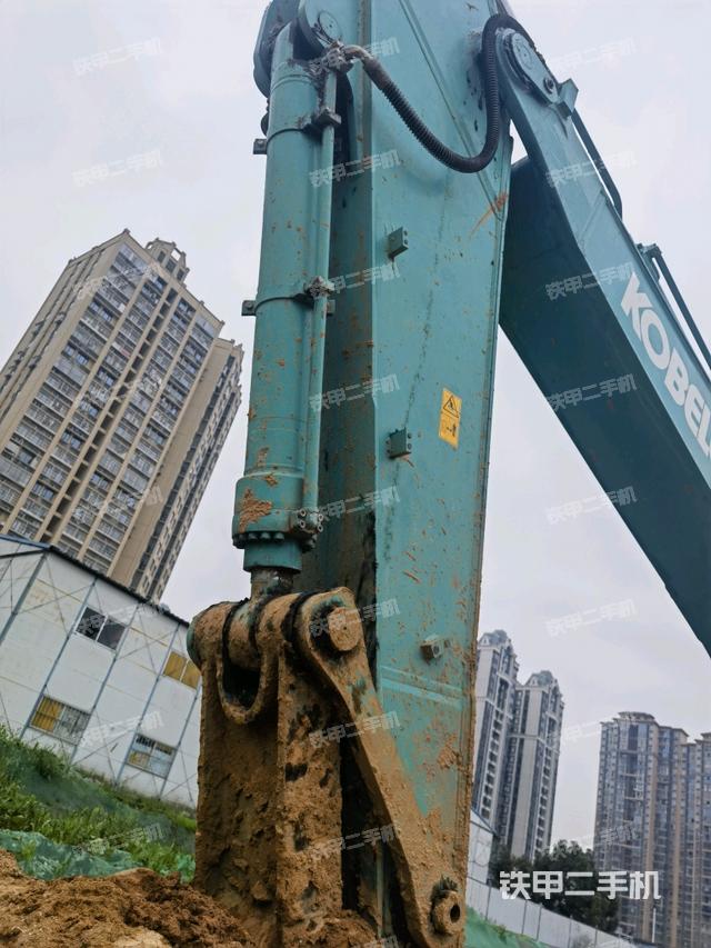 小臂整體左后(工作和回轉(zhuǎn)裝置) 小臂整體左后(工作和回轉(zhuǎn)裝置)