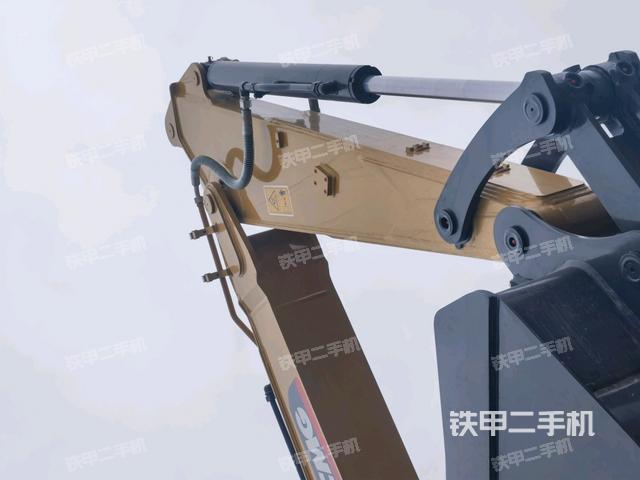 小臂整體左后(工作和回轉裝置) 小臂整體左后(工作和回轉裝置)