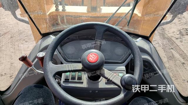 駕駛室工作臺（整機外觀及大件）