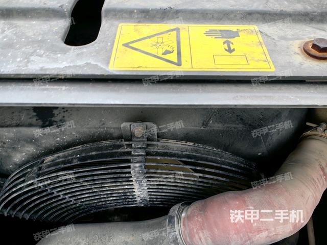 水箱+風(fēng)扇特寫(xiě)(上車(chē)部件) 水箱+風(fēng)扇特寫(xiě)(上車(chē)部件)
