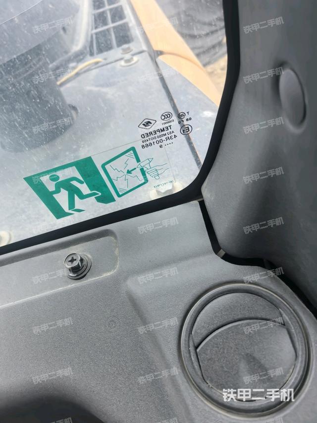 后窗玻璃角标(驾驶室部分) 后窗玻璃角标(驾驶室部分)