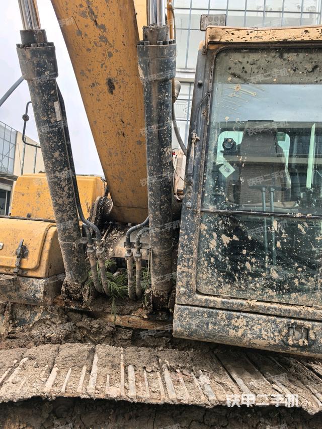 小臂整體右前（工作和回轉裝置）